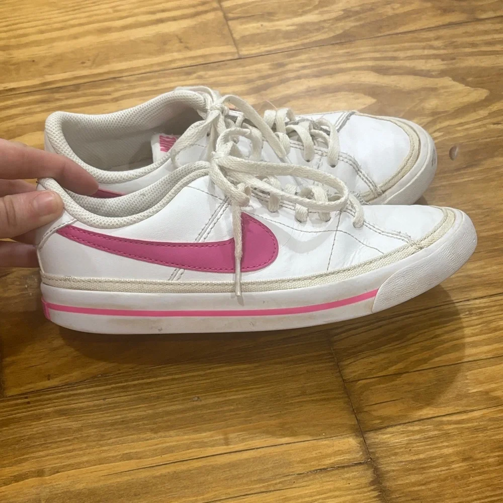Nike Court Legacy Sneakers White & Laser Fuchsia Pink Swoosh Size 4Y